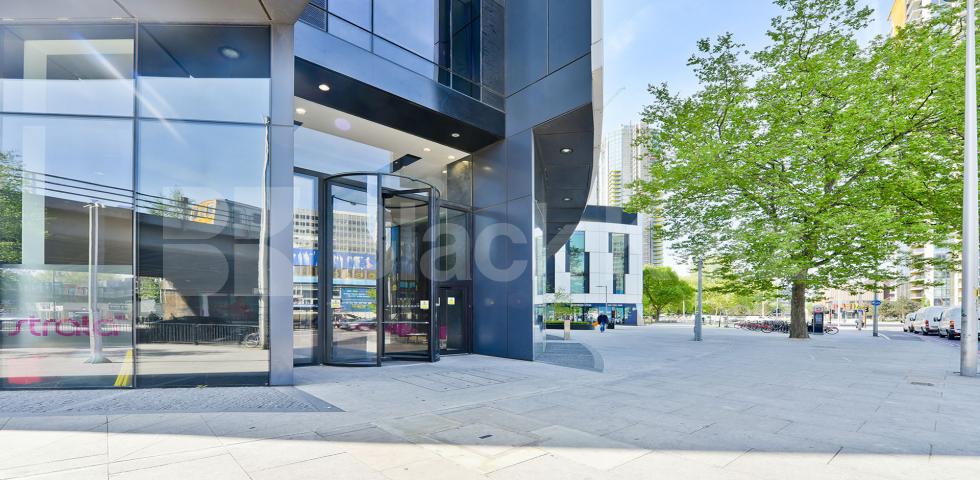 			INCLUDES ALL BILLS, Studio Apartment, 1 bath, 1 reception Flat			 Strata, Walworth Road, Elephant and Castle